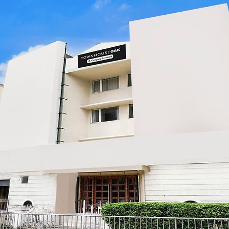 Super Townhouse Oak Vashi Hotel Turambhe Exterior foto